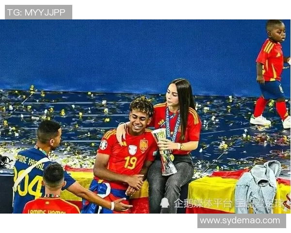 足球明星出轨事件引发热议球迷与媒体的不同反应与看法分析