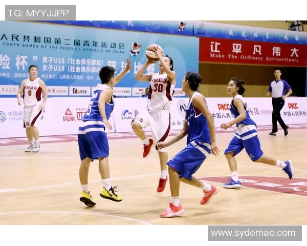 重庆篮球队在精英赛中的灵活性表现分析与战术探讨 重庆篮球队在精英赛中的灵活性表现分析与战术探讨