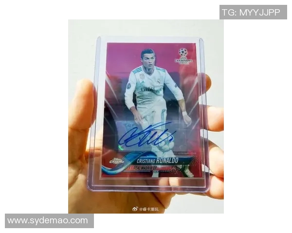 C罗足球明星签名正版收藏品热销让你拥有传奇球星的亲笔签名